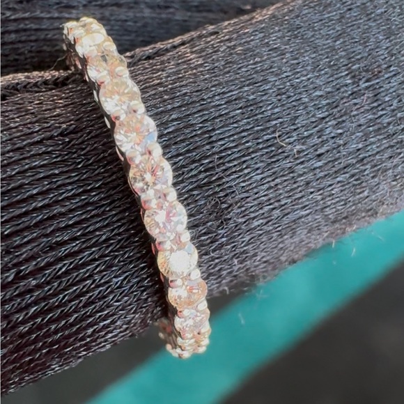 Infinity ring diamond